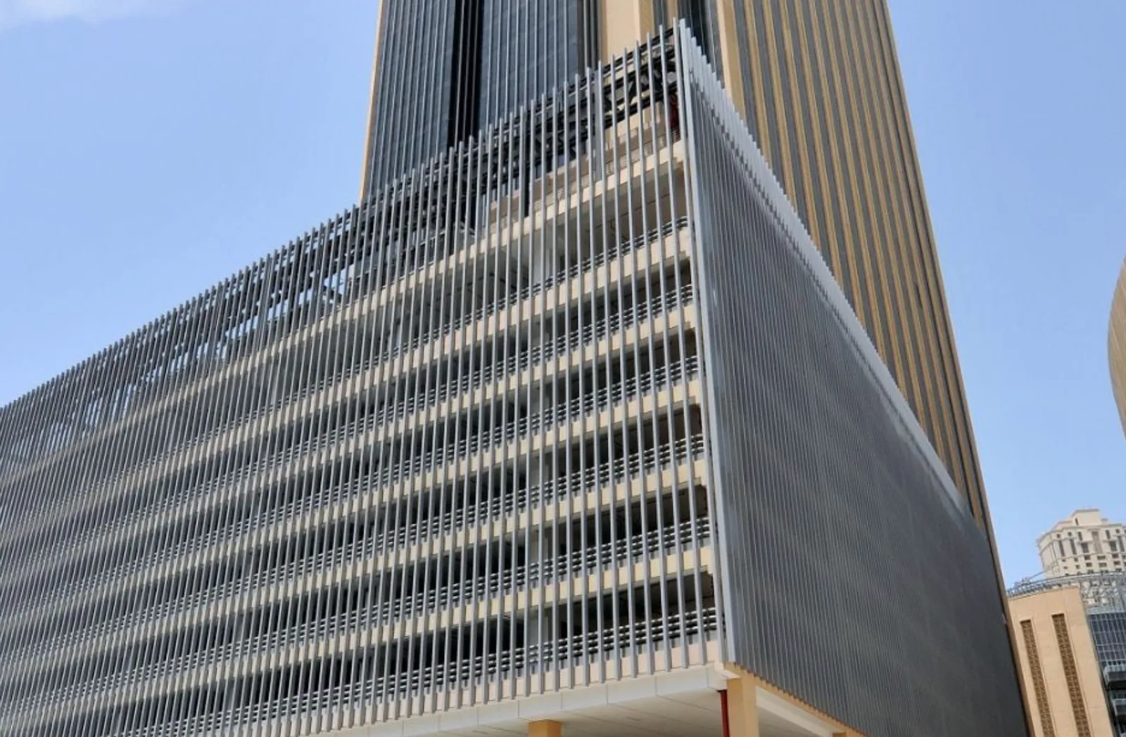 DM MARINA PLAZA