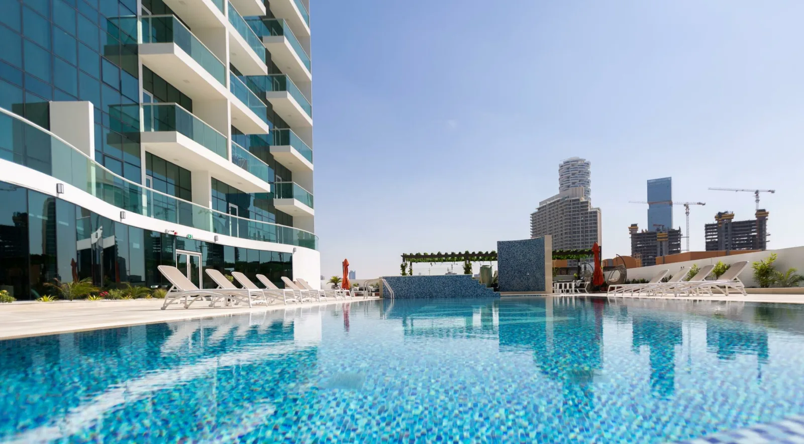 La-Riviera Apartments
