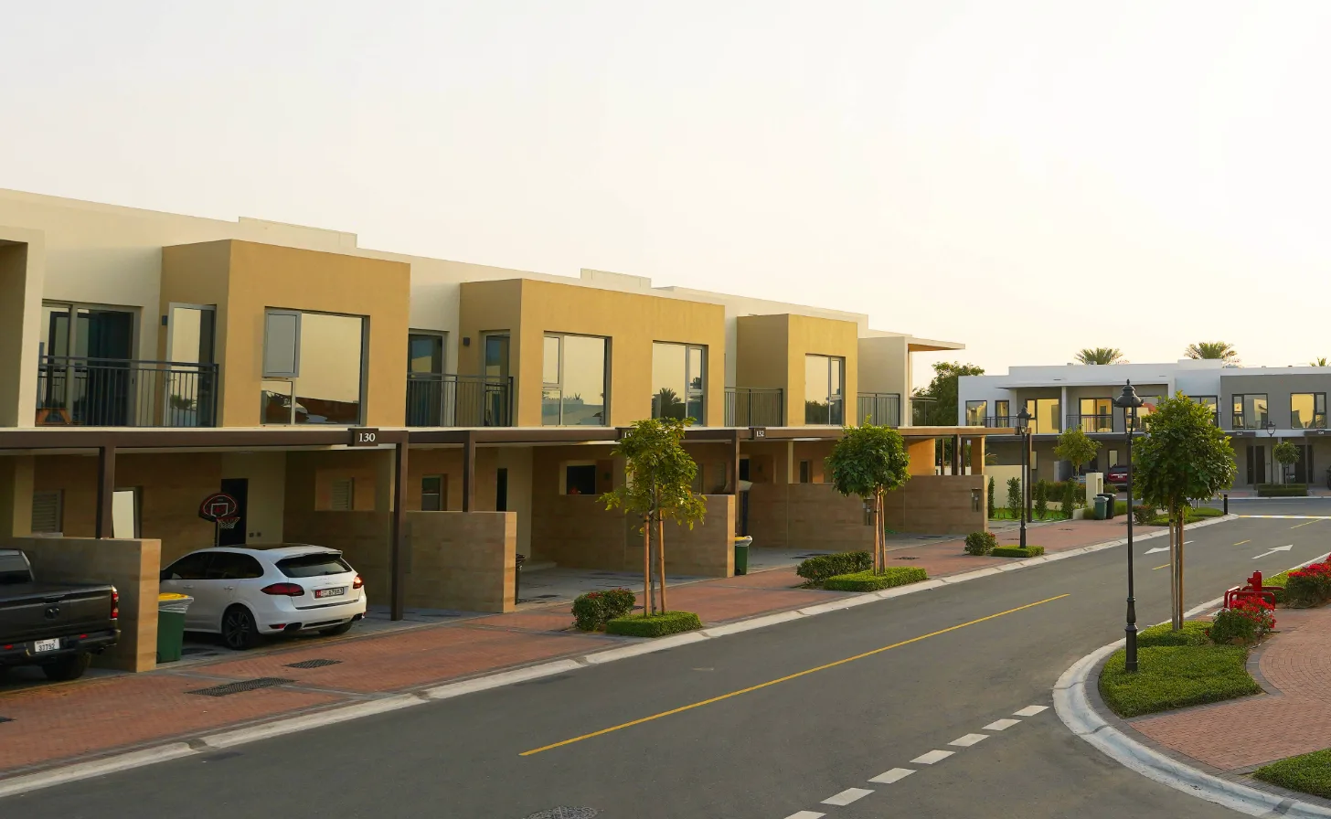 AR II - Reem Community